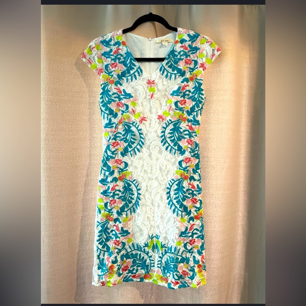 NWT Gorgeous Francesca's Mi Ami Cap Sleeve Lace Dress